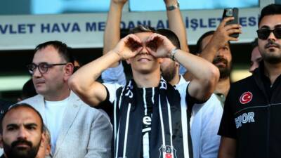 Beşiktaş’ın prensip anlaşmasına vardığı Belçikalı yıldız futbolcu Leandro Trossard, sağlık