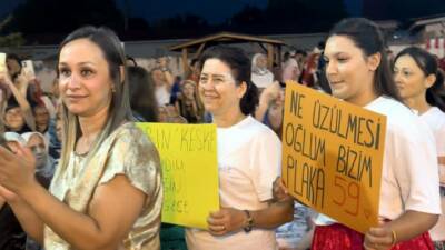 Tekirdağ'ın Muratlı ilçesine bağlı Kırkkepenekli Mahallesi’nde düzenlenen geleneksel Şalvar Gecesi