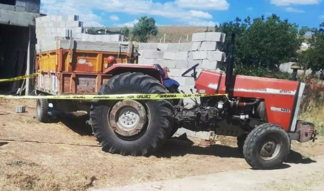 Traktör römorkundan düşen adam hayatını kaybetti! Kırıkkale'nin Çelebi ilçesinde traktör römorkunda dengesini kaybederek başının üzerine düşen