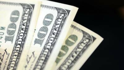 Dolar 47,0550 liradan, euro ise 54,0550 liradan güne başladı.