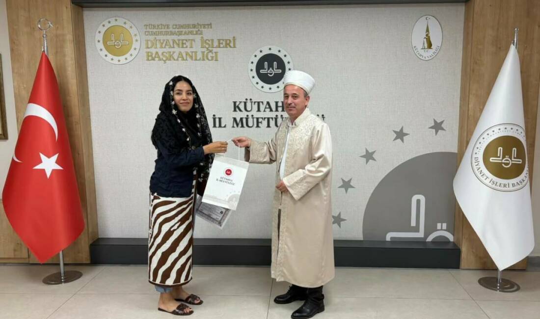 Meksikalı Rubi Müslüman oldu, Ayşe ismini aldı! Meksika vatandaşı Rubi Ramirez Martinez, Kütahya'da düzenlenen ihtida merasimiyle Müslüman