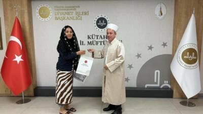Meksika vatandaşı Rubi Ramirez Martinez, Kütahya'da düzenlenen ihtida merasimiyle Müslüman