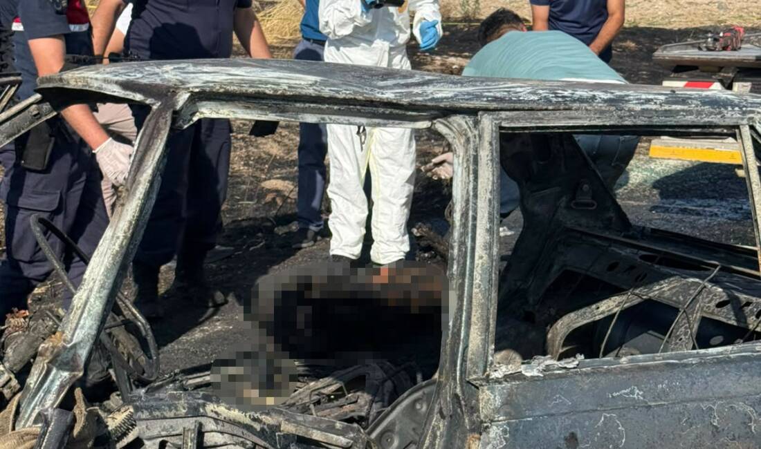 Kaza yapan sürücü yanan aracında feci şekilde can verdi! Afyonkarahisar'da iki otomobilin çarpıştığı kazada alev alan araçlardan birindeki sürücü