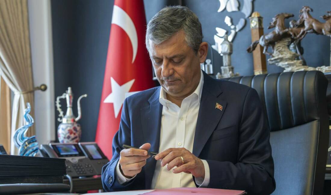 Özgür Özel ve 90 milletvekili