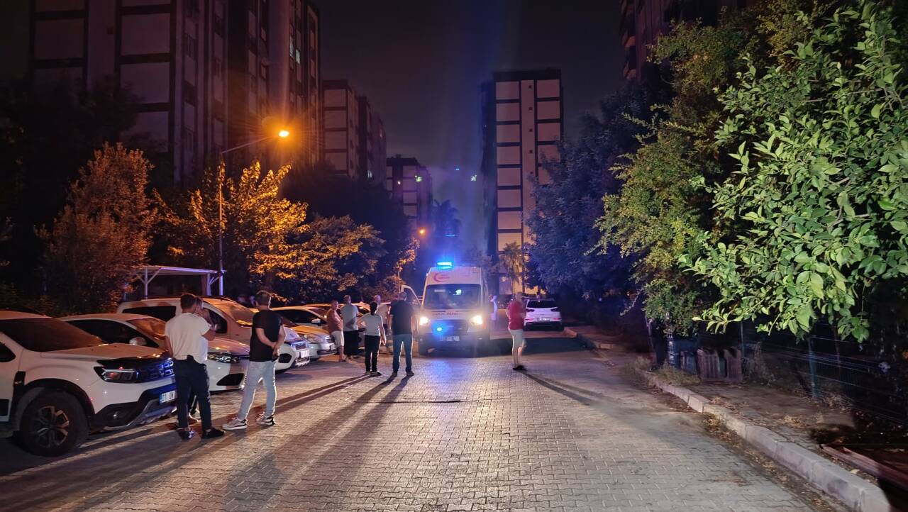 Adana'da boşanmak isteyen 40 yaşındaki kadın, eşi tarafından uykusunda başına