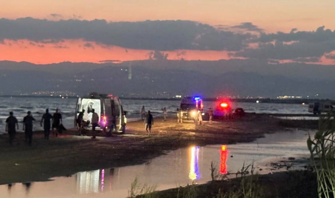 Mersin'in Tarsus ilçesinde denize giren