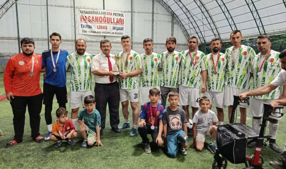 Ağaçören İlçe Milli Eğitim Futbol Takımı turnuvayı ikincilikle tamamladı Ortaköy Gençlik ve Spor İlçe Müdürlüğü tarafından düzenlenen Futbol Turnuvası'nın