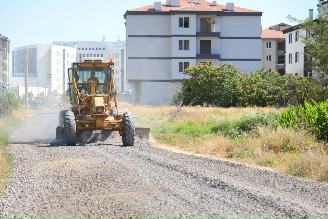Aksaray Belediyesi, ulaşım altyapısını güçlendirme çalışmaları kapsamında Tacin Mahallesi’nde malzeme