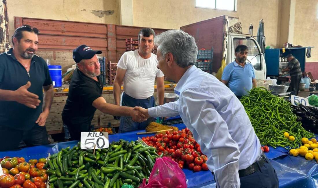 Eskil Belediye Başkanı Mustafa Zavlak, ilçe pazar yerini ziyaret ederek