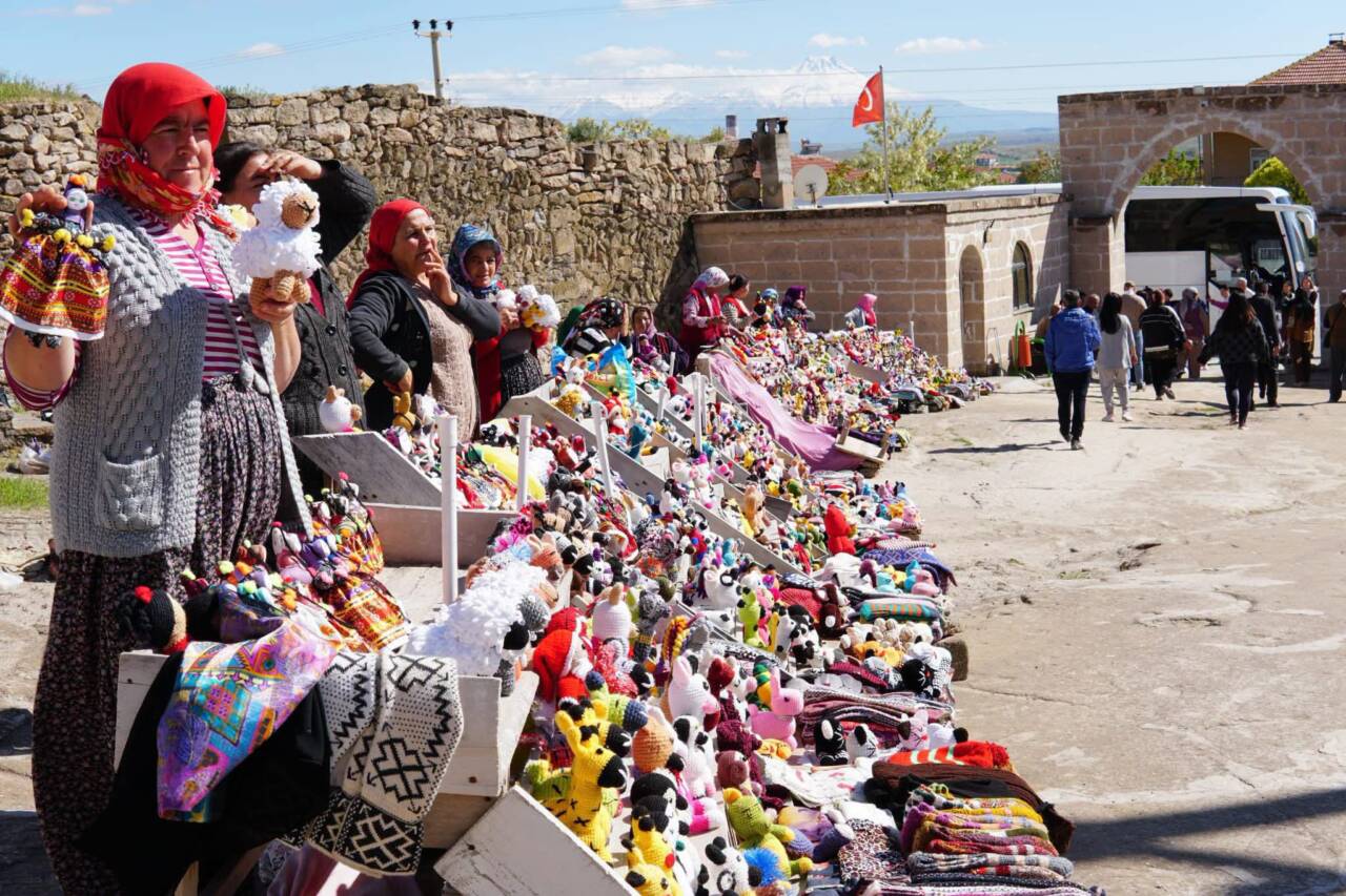 Aksaray Belediyesi, hafta sonu paylaşımıyla vatandaşları kentin tarihi ve doğal