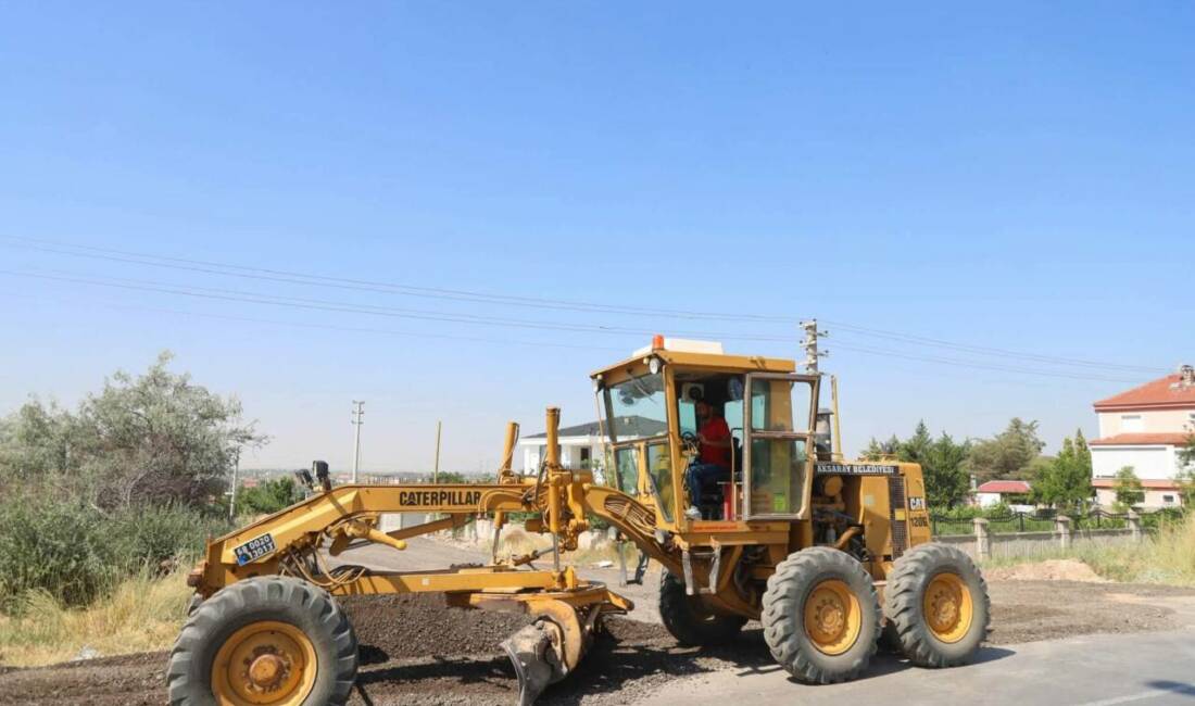 Aksaray Belediyesi, yol yapım çalışmalarını sürdürüyor Aksaray Belediyesi, kent genelinde ulaşım altyapısını güçlendirmeye yönelik çalışmalarına devam