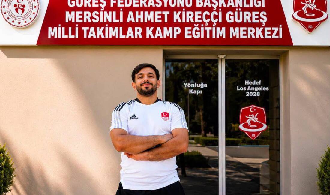 Eskil'in yetiştirdiği başarılı milli güreşçi Abdurrahman Altan, U-20 Gençler Güreş