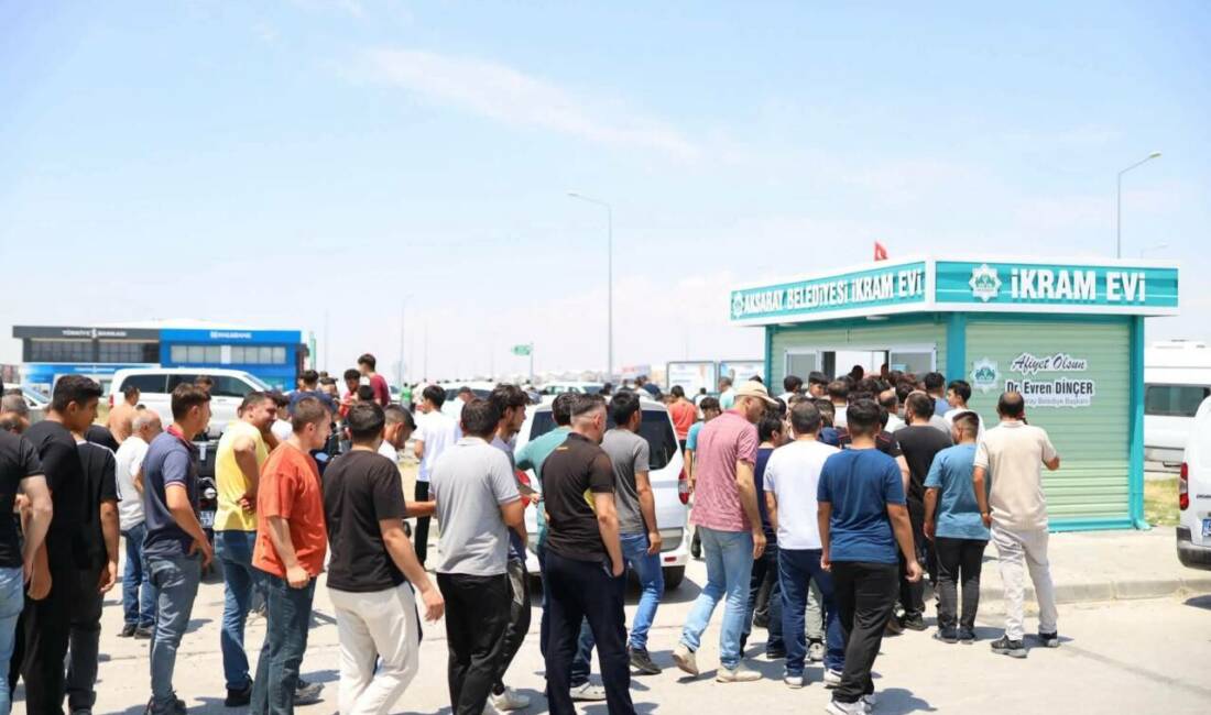 Aksaray Belediyesi’nden sanayi esnafına aşure ikramı Aksaray Belediyesi, Muharrem ayı dolayısıyla ASTİM İkram Evi'nde sanayi esnafına