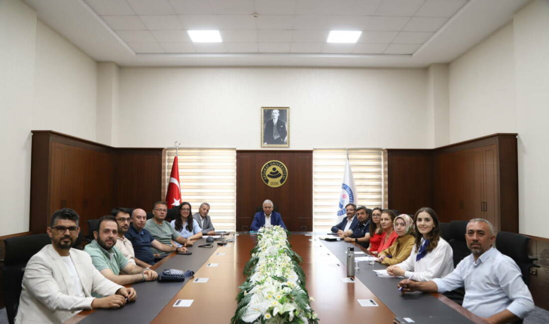ASÜ ve Ahi Evran Üniversitesi arasında dış akran değerlendirme programı gerçekleştirildi Aksaray Üniversitesi Sürdürülebilirlik ve İklim Değişikliği Koordinatörlüğü, kalite güvencesi çalışmaları