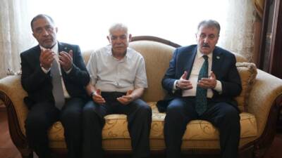 BBP Genel Başkanı Mustafa Destici’den Aksaray’da İsmet Gür’e taziye ziyareti!