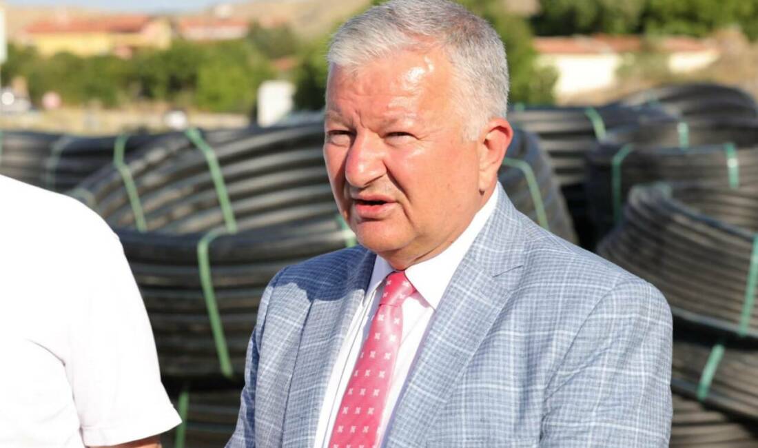 Karaören Köyü’nün içme suyu altyapısı güçleniyor: 25,5 kilometrelik hat yenileniyor Aksaray'da Karaören Köyü'nde sürdürülen içme suyu şebeke hattı yenileme çalışmaları