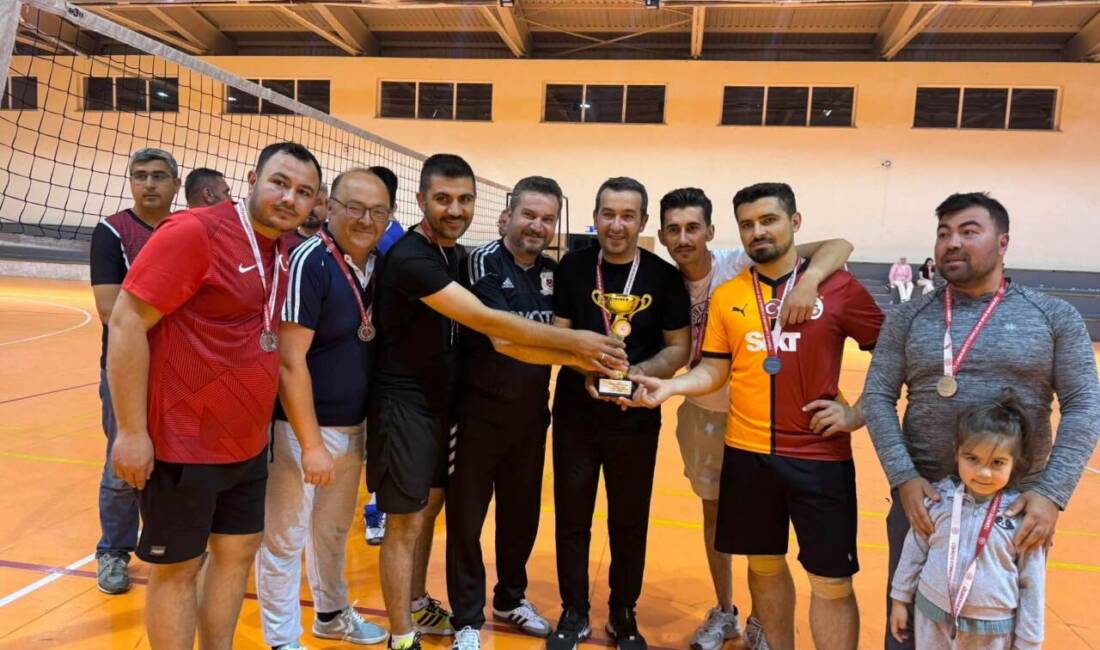 Güzelyurt’ta Voleybolun Şampiyonu Milli Eğitim Oldu Güzelyurt'ta kurumlar arasındaki dayanışmayı, birlik ve beraberliği güçlendirmek amacıyla düzenlenen