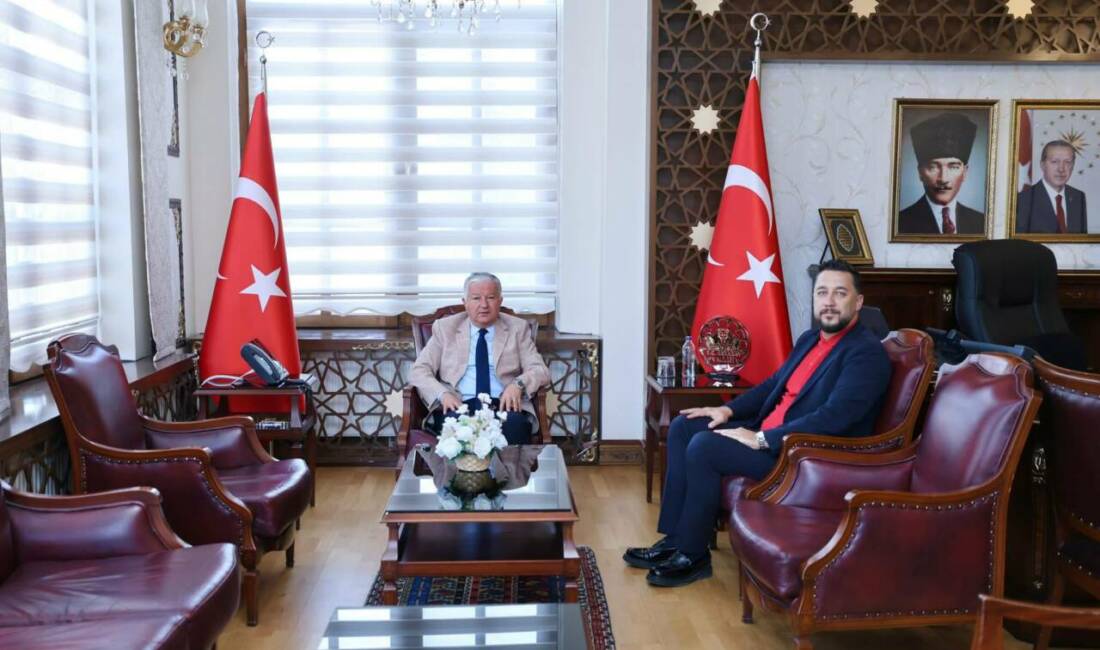 Vali Murat Duru, Müteahhitler Birliği Başkanı Fatih Güneş’i Ağırladı Aksaray Valisi Murat Duru, Aksaray Müteahhitler Birliği Başkanı Fatih Güneş'i