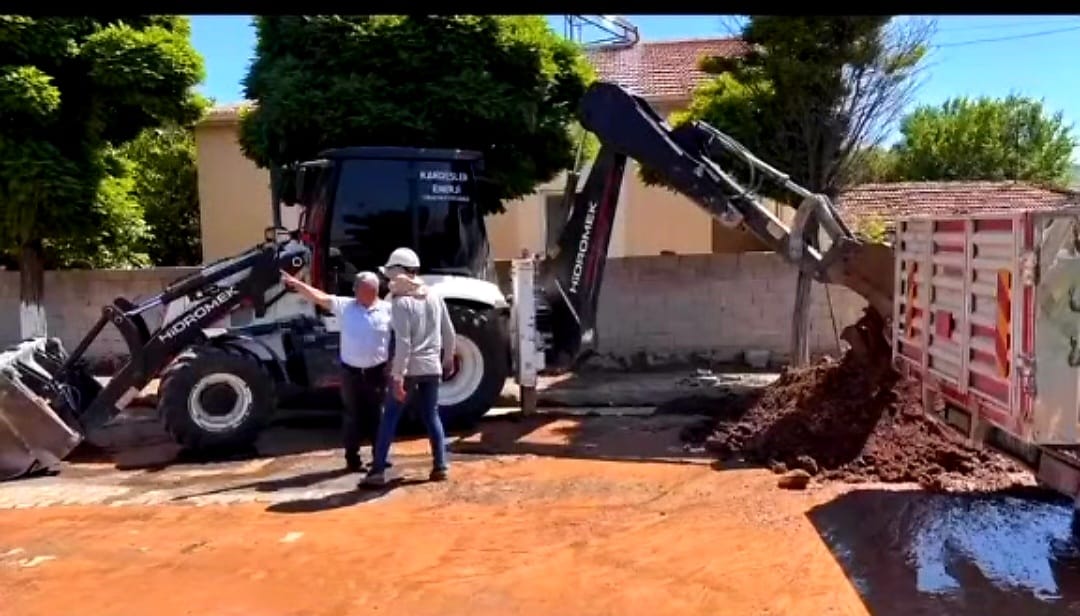 Sağlık Kasabası’nın Enerji Altyapısı Güçleniyor: Hatlar Yeraltına Alınacak, Yeni Trafo Kurulacak Sağlık Belediyesi, kasabanın enerji altyapısını modernize etmek amacıyla kapsamlı bir