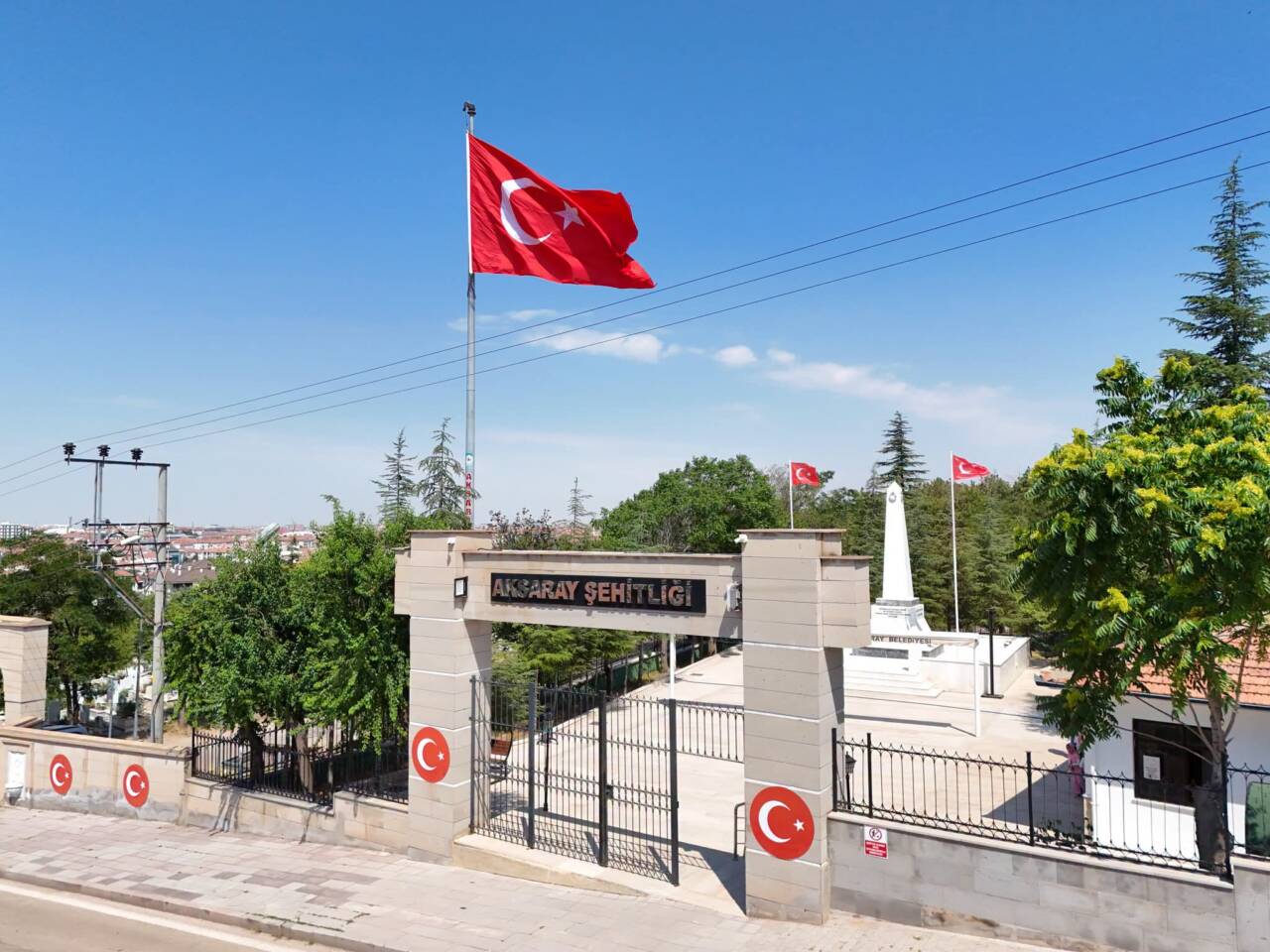 Aksaray İl Özel İdaresi, Aksaray Şehitliği'nde bakım, temizlik ve çevre