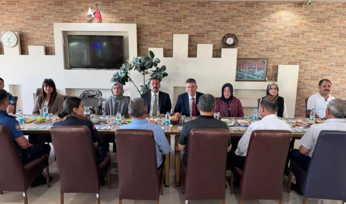 Kaymakam Göksun’a veda için anlamlı buluşma Sultanhanı Belediyesi tarafından Kaymakam Bilal Göksun onuruna veda yemeği programı