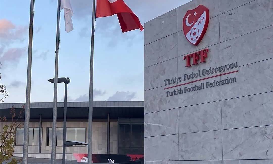 Süper Lig’de Yeni Dönem: TFF’den Oyunu Hızlandıracak Kural Değişiklikleri Türkiye Futbol Federasyonu (TFF), 2026-2027 Süper Lig sezonunda uygulanacak yeni