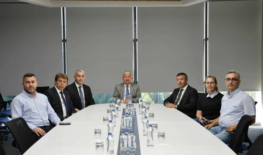 Vali Murat Duru’dan Brisa Aksaray Fabrikasına ziyaret: Üretim ve ihracata tam destek Aksaray Valisi Murat Duru, Aksaray Organize Sanayi Bölgesi'nde faaliyet gösteren