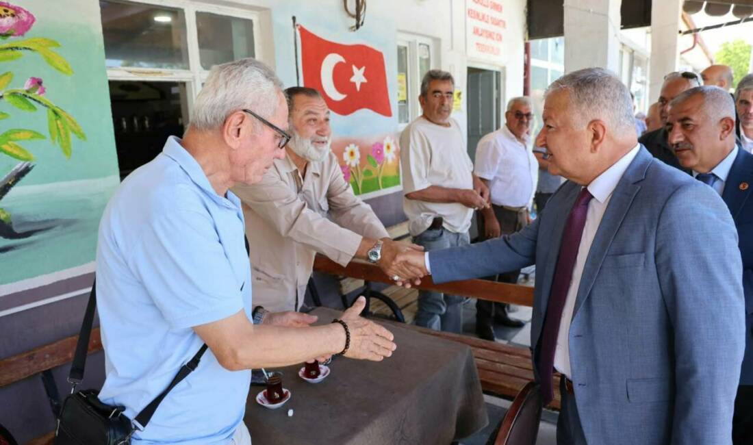 Aksaray Valisi Murat Duru, Sağlık Beldesi’nde vatandaşlarla buluştu Aksaray Valisi Murat Duru, Cuma namazının ardından Sağlık Beldesi'nde esnaf