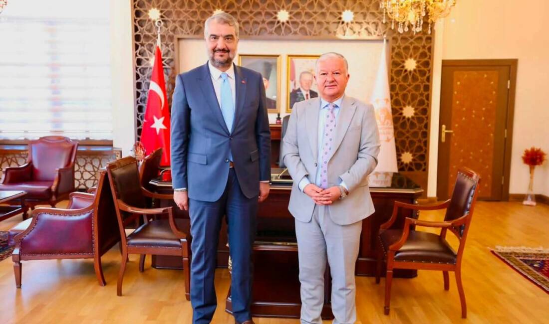 Türk Dünyası Parlamenterler Vakfı Başkanı Abdullah Çalışkan’dan Aksaray Valisi Murat Duru’ya ziyaret Aksaray Valisi Murat Duru, Türk Dünyası Parlamenterler Vakfı Yönetim Kurulu