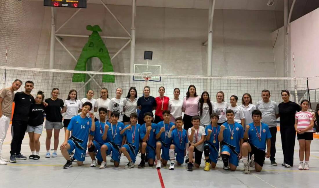 Aksaray’ın voleybol takımları Türkiye’nin en iyi 24 takımı arasında Nevşehir'de düzenlenen Anadolu Yıldızlar Ligi (ANALİG) Voleybol Grup Müsabakaları'nda mücadele