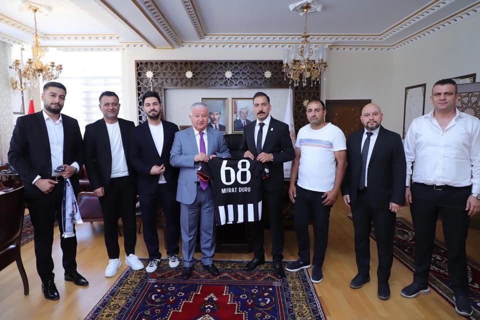 Aksaray Beşiktaşlılar Derneği yönetimi, Vali Murat Duru’yu ziyaret ederek ismine