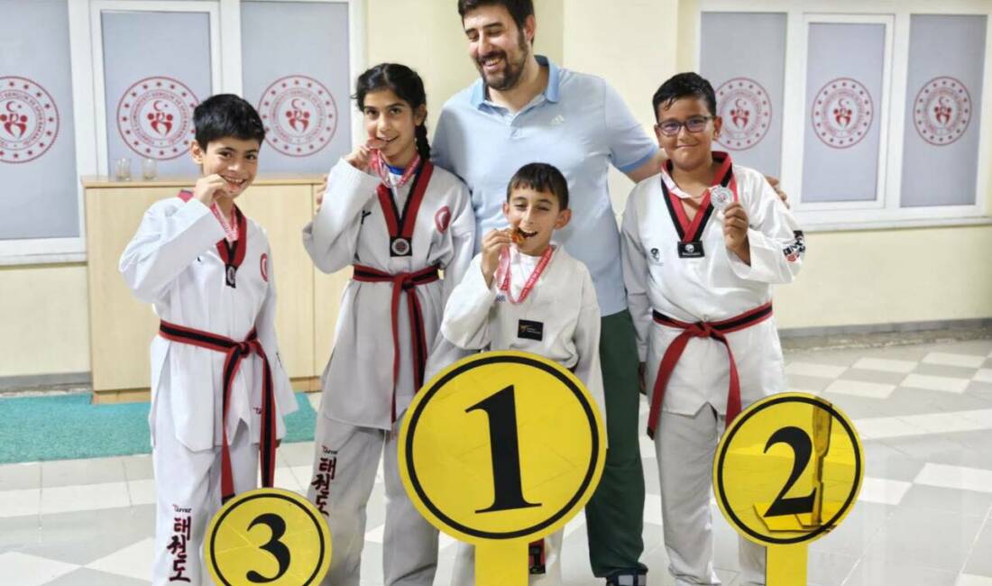 Ortaköylü Taekwondocular İl Seçmelerinde 4 Madalya Kazandı Ortaköy, MEB Okul Sporları Taekwondo İl Seçmeleri'nde elde ettiği başarılarla