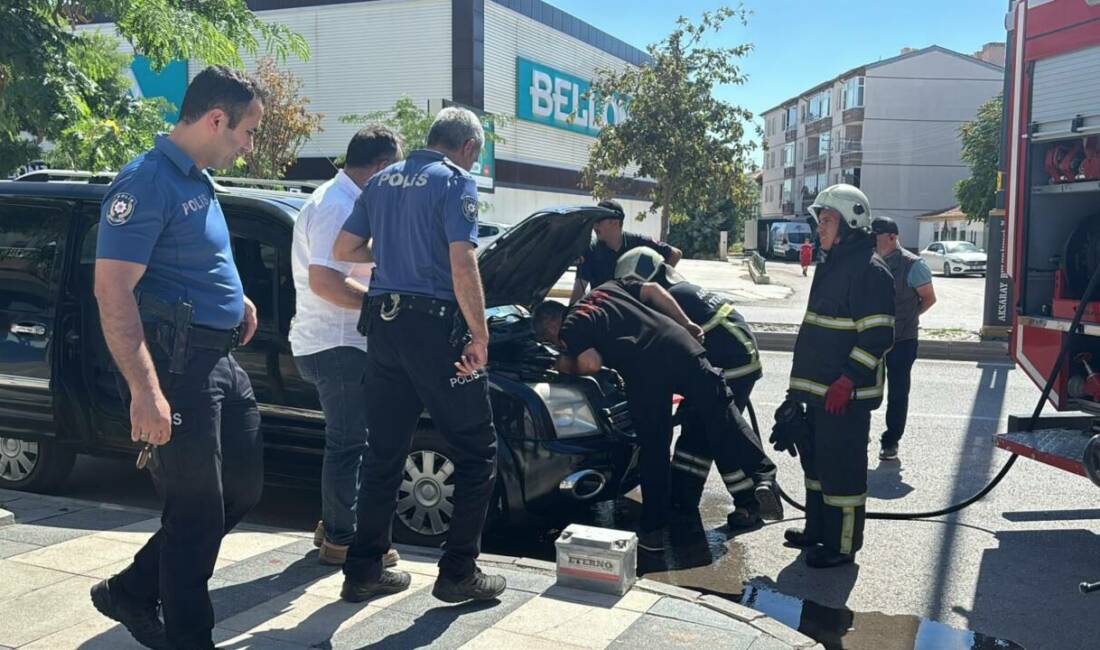 Aksaray’da park halindeki bir aracın