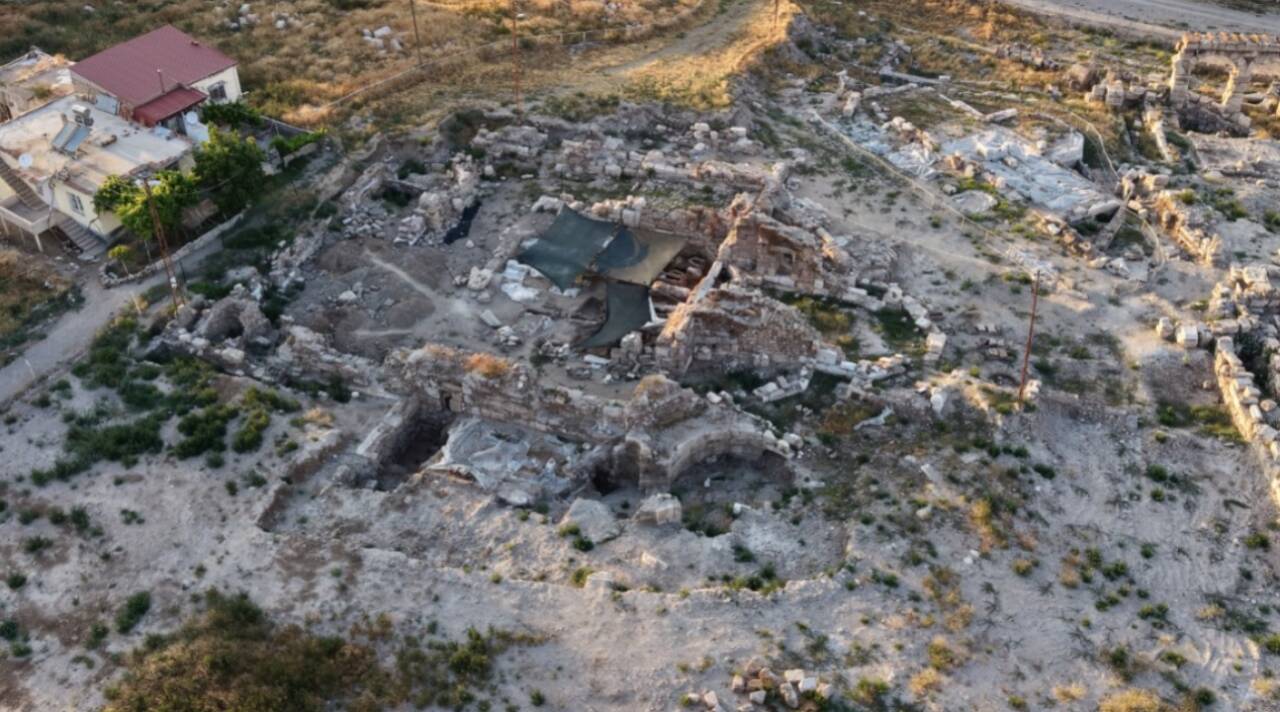 Niğde'nin Bor ilçesine bağlı Kemerhisar beldesindeki Tyana Antik Kenti'nde sürdürülen