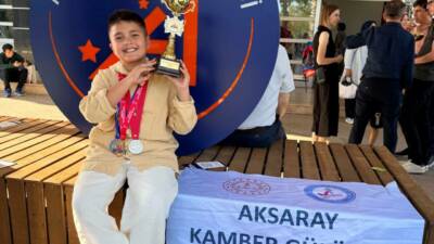 Aksaraylı ilkokul öğrencisi Sertuğ Yasir Yeğen, matematik alanındaki üstün başarısıyla