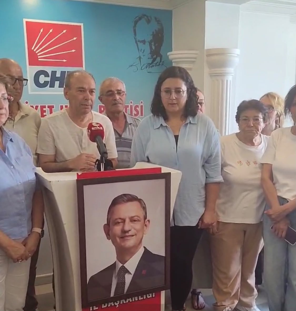 Görevden alınan CHP Aksaray İl Başkanı Bilal Özdemir, yönetim kurulu