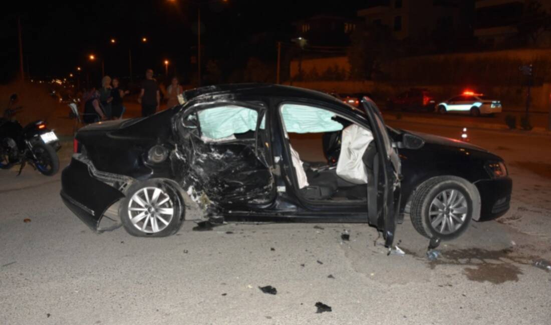 Otomobil ile motosikletin çarpıştığı kazada 1 kişi öldü, 1 kişi yaralandı Kırıkkale'de otomobil ile motosikletin çarpışması sonucu 1 kişi yaşamını yitirdi,