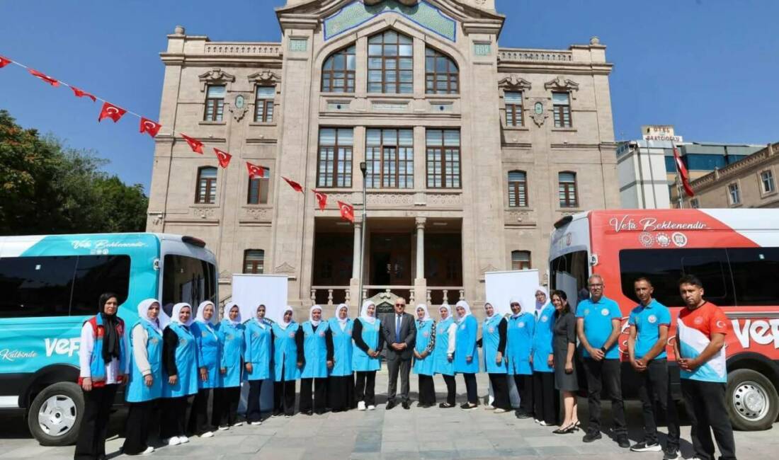 Aksaray’da VEFA Projesine yeni hizmet araçları kazandırıldı Aksaray’da VEFA (Yaşlı Evde Bakım) Projesi kapsamında hizmet filosuna kazandırılan