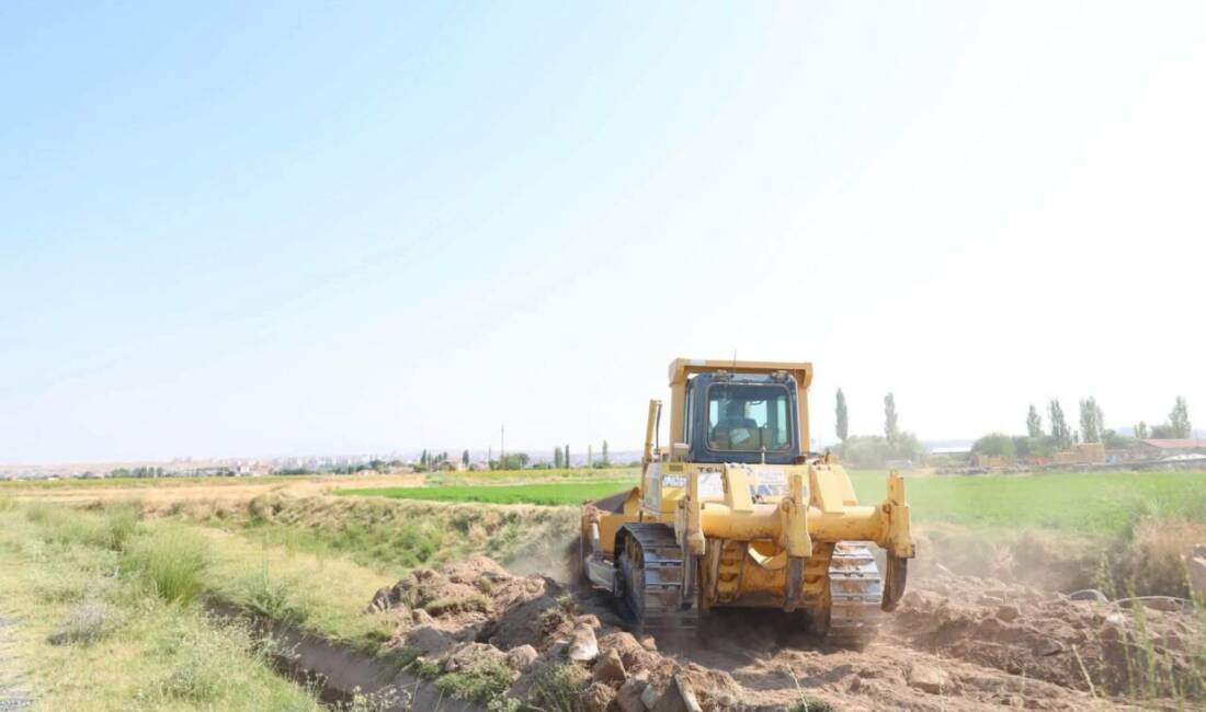 Yeni Sanayi Mahallesi’nde 20 Metrelik yeni imar yolu açılıyor Aksaray Belediyesi, Yeni Sanayi Mahallesi'nde ulaşımı rahatlatacak 20 metrelik yeni