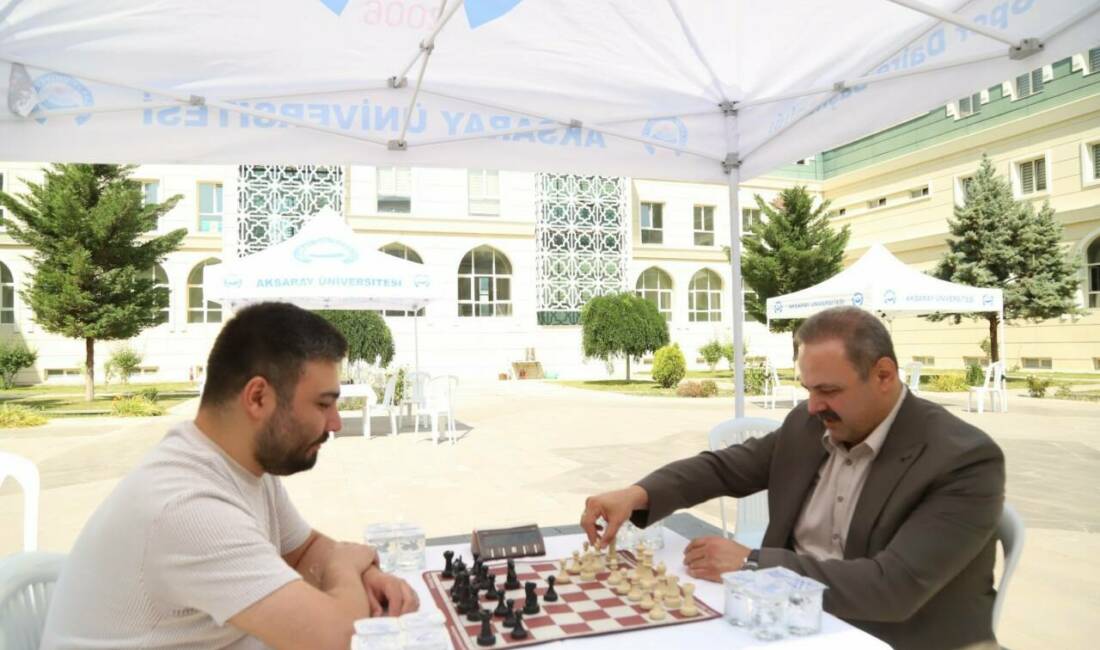 ASÜ’de satranç turnuvasında dereceye girenler ödüllendirildi Aksaray Üniversitesi (ASÜ), 14 Temmuz Dünya Satranç Günü dolayısıyla akademik