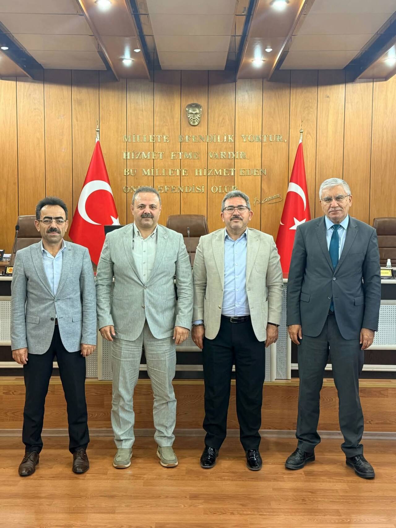 Aksaray Üniversitesi Rektörü Prof. Dr. Alpay Arıbaş ve üniversite yönetimi,