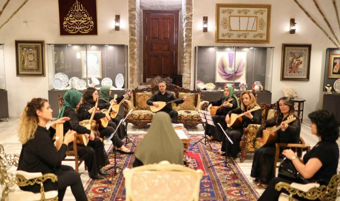 Tarihi Hamamda Bağlama Ezgileri Yükseliyor Aksaray Belediyesi tarafından II. Kılıç Arslan Hamamı’nda düzenlenen bağlama kursu
