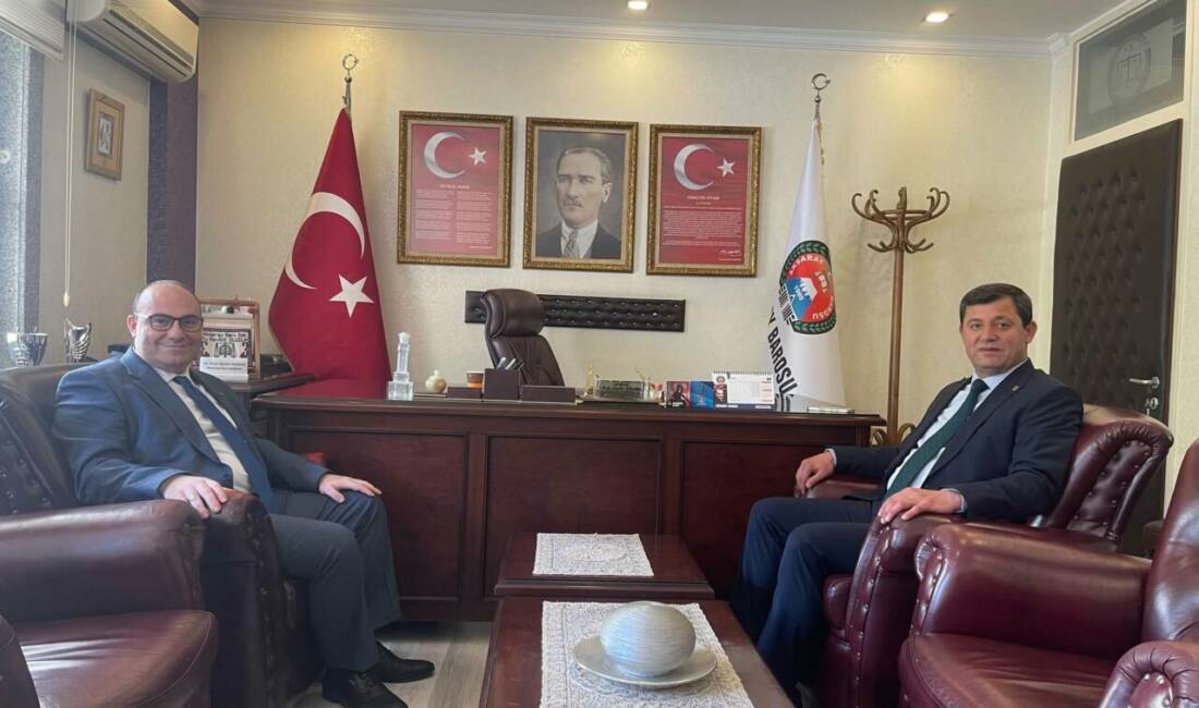 Hakim Necati Bildik’ten Aksaray Barosu’na veda ziyareti Görev yeri değişikliği dolayısıyla veda ziyaretlerini sürdüren Aksaray 5. Asliye