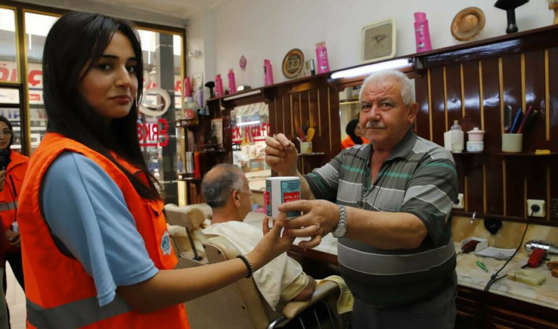 Aksaray Belediyesi atık jiletlerin gelişigüzel doğaya atılmasına geçit vermiyor Aksaray Belediyesi İklim Değişikliği ve Sıfır Atık Müdürlüğü, çevreyi korumak,