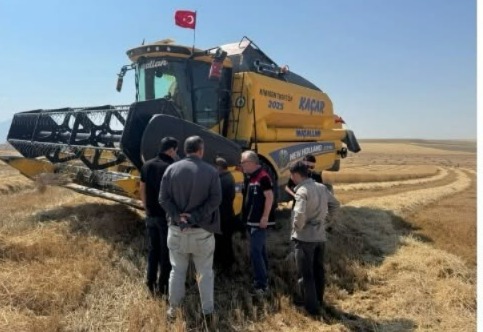 Aksaray’da biçerdöver denetimleri aralıksız sürüyor Aksaray İl Tarım ve Orman Müdürlüğü ekipleri, hasat döneminde ürün