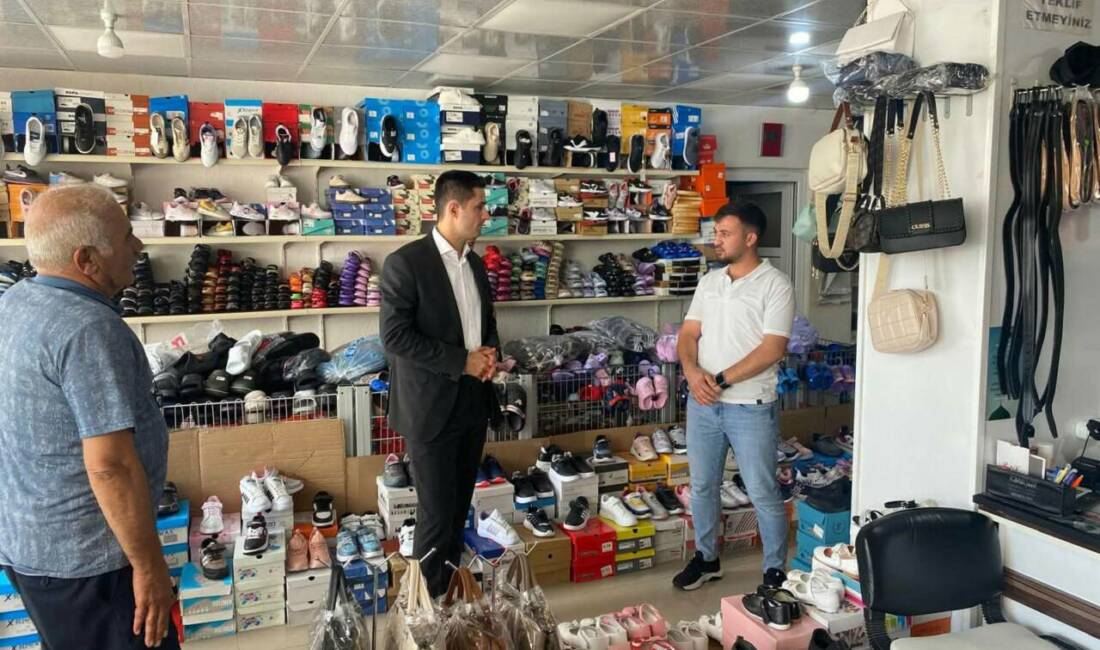 Eskil Kaymakamı’ndan Merkez Mahallesi’nde Esnaf Ziyareti Eskil Kaymakamı Taha Soydaş, Merkez Mahallesi’nde mahalle muhtarı ve kurum