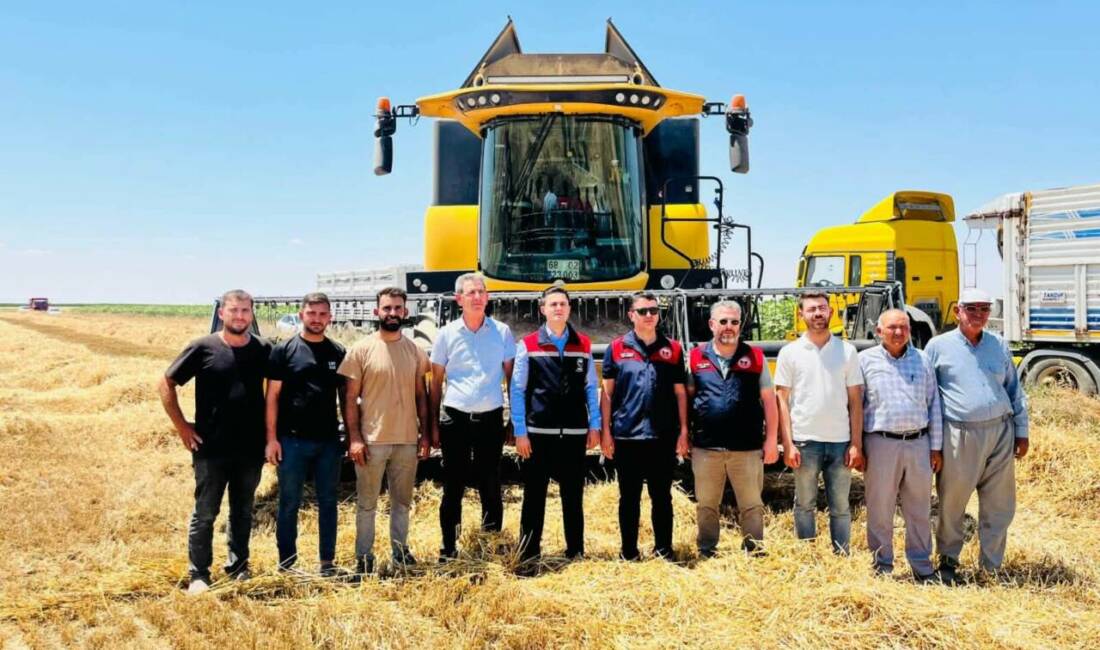 Eskil Kaymakamı Soydaş, Büyük Sekerler Yaylası’nda hasada katıldı Eskil Kaymakamı Taha Soydaş, ilçe protokolüyle birlikte Büyük Sekerler Yaylası’nda