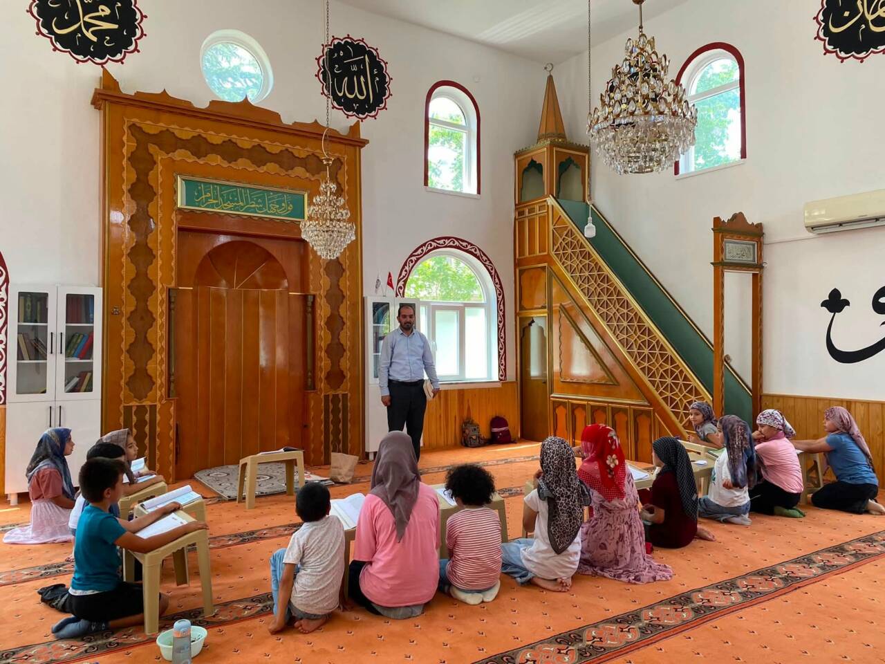 Sultanhanı İlçe Müftüsü Selman Çiloğlu, ilçedeki üç camide eğitim gören