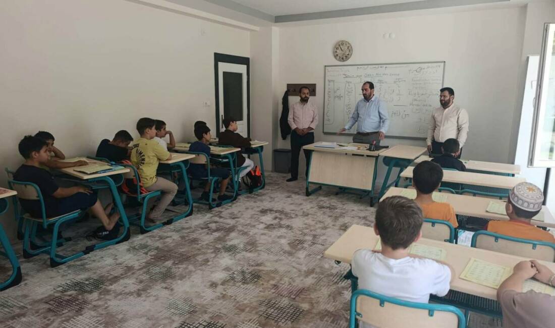 Sultanhanı İlçe Müftüsü Selman Çiloğlu, İlçe Vaizi Abdullah Çelik ile