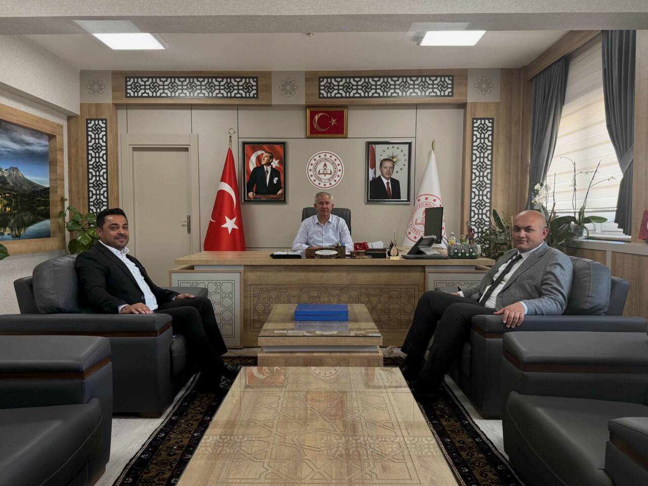 Ağaçören Kaymakamı Metin Korkmaz ile Ağaçören Belediye Başkanı Kemal Salman,